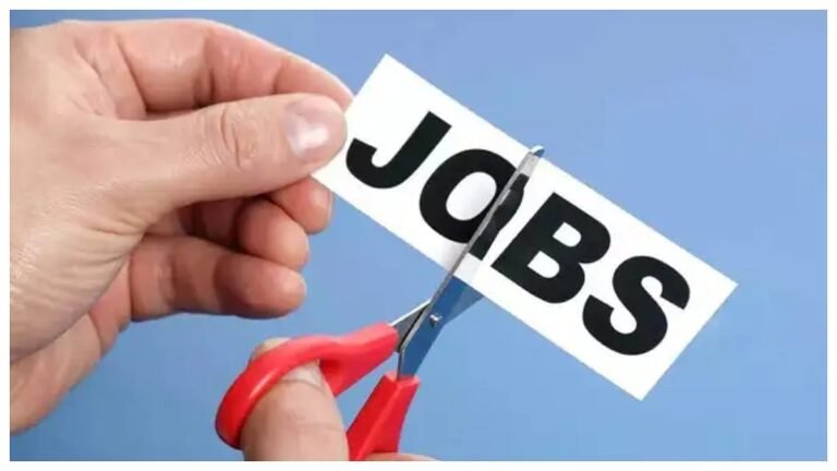Axis Bank Cuts 3,000 Jobs As Headcount Shrinks 3% YoY On Tech-Driven Productivity Gains