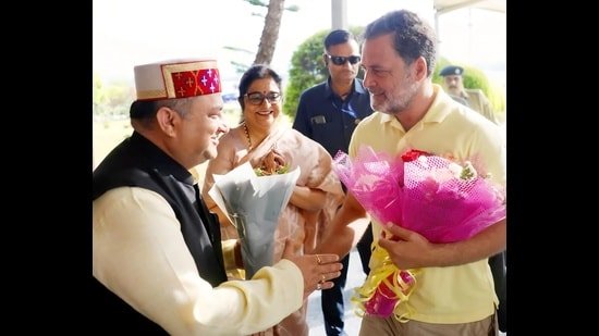 Rahul Gandhi interacts with dist presidents in Kangra